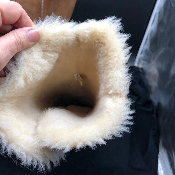 UGG Bailey 3 Button Boot - Picture 11 of 14